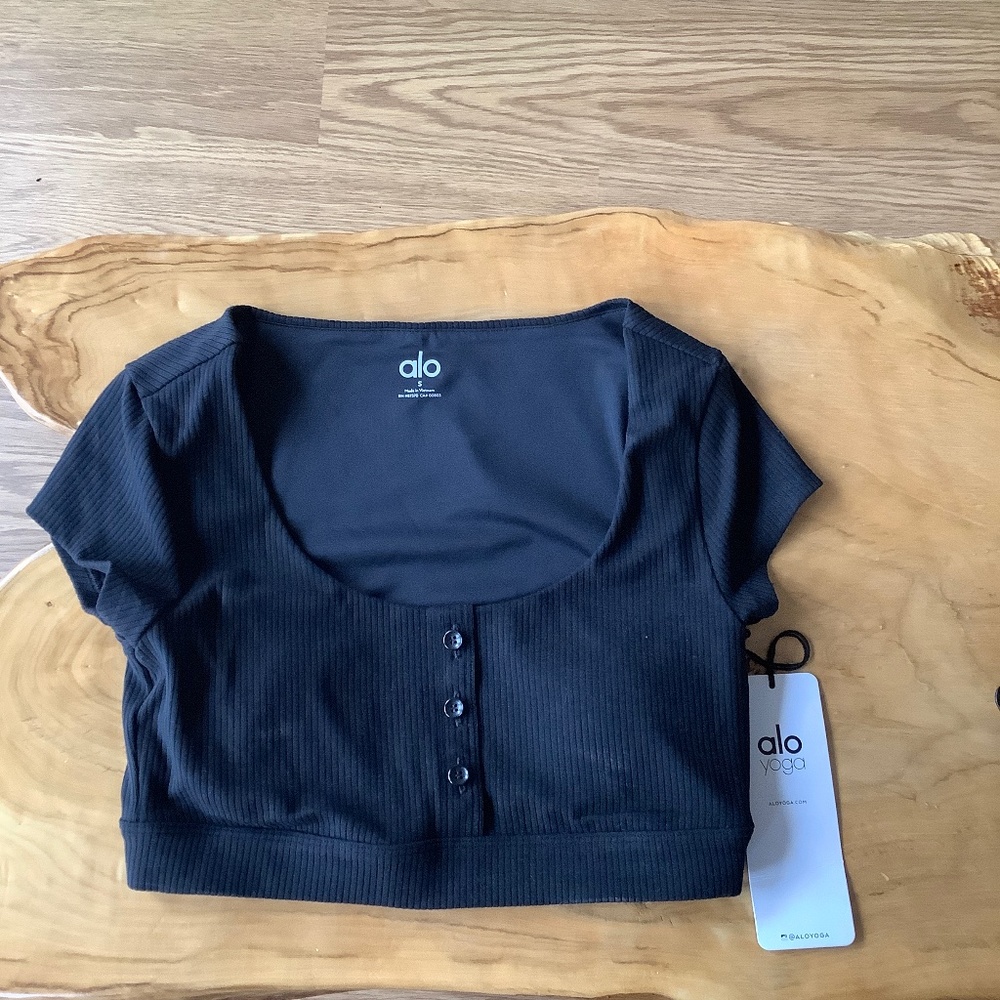 Alo Yoga Black Blissful Henley Bra Top in Small (S) NWT